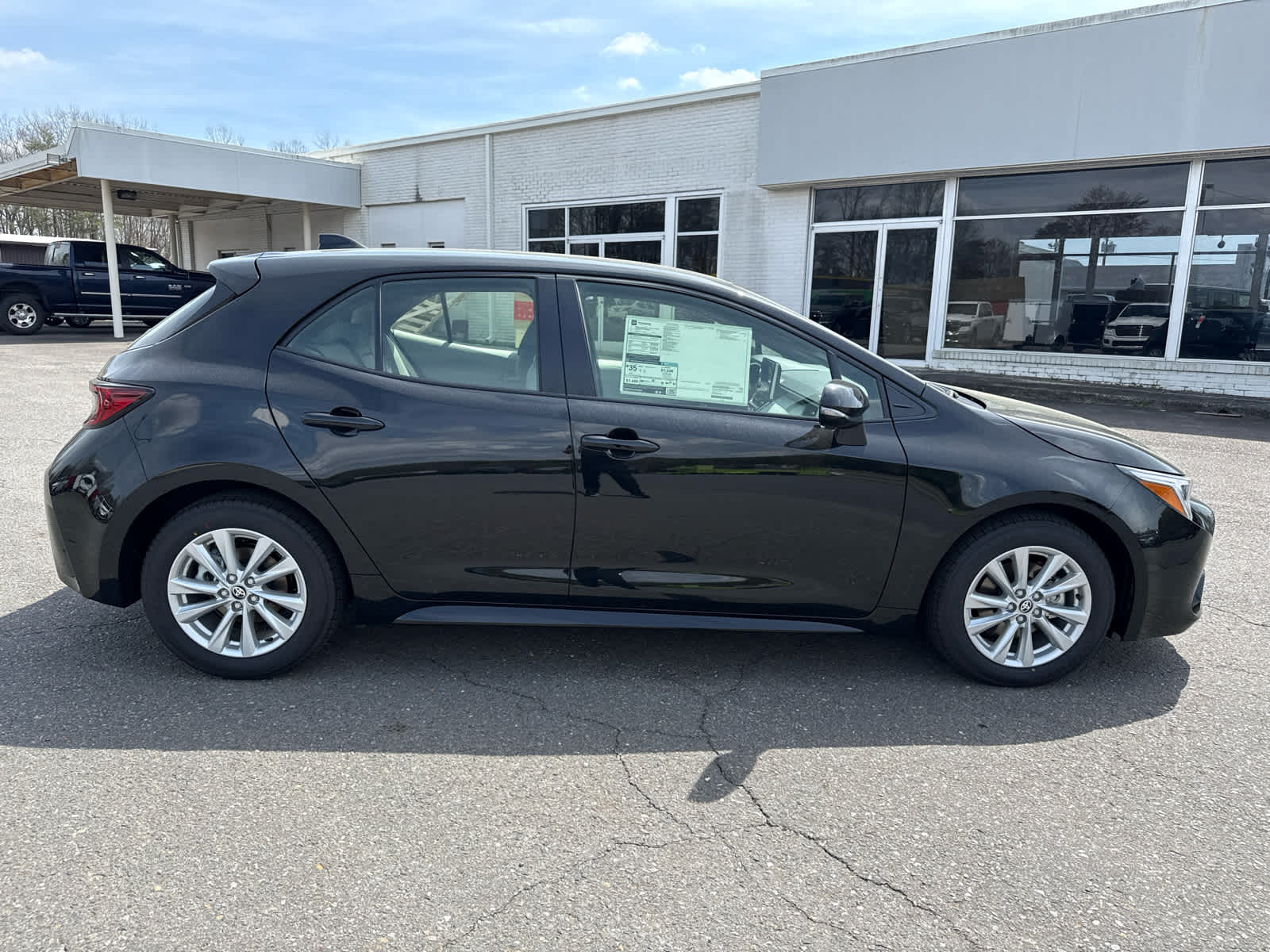 2026 Toyota Corolla Hatchback SE